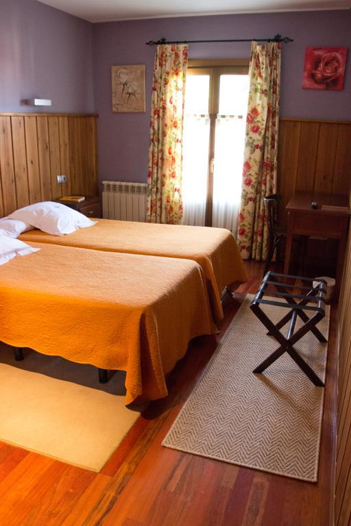 Hotel Rural Cuartamenteru Poo De Llanes Bagian luar foto