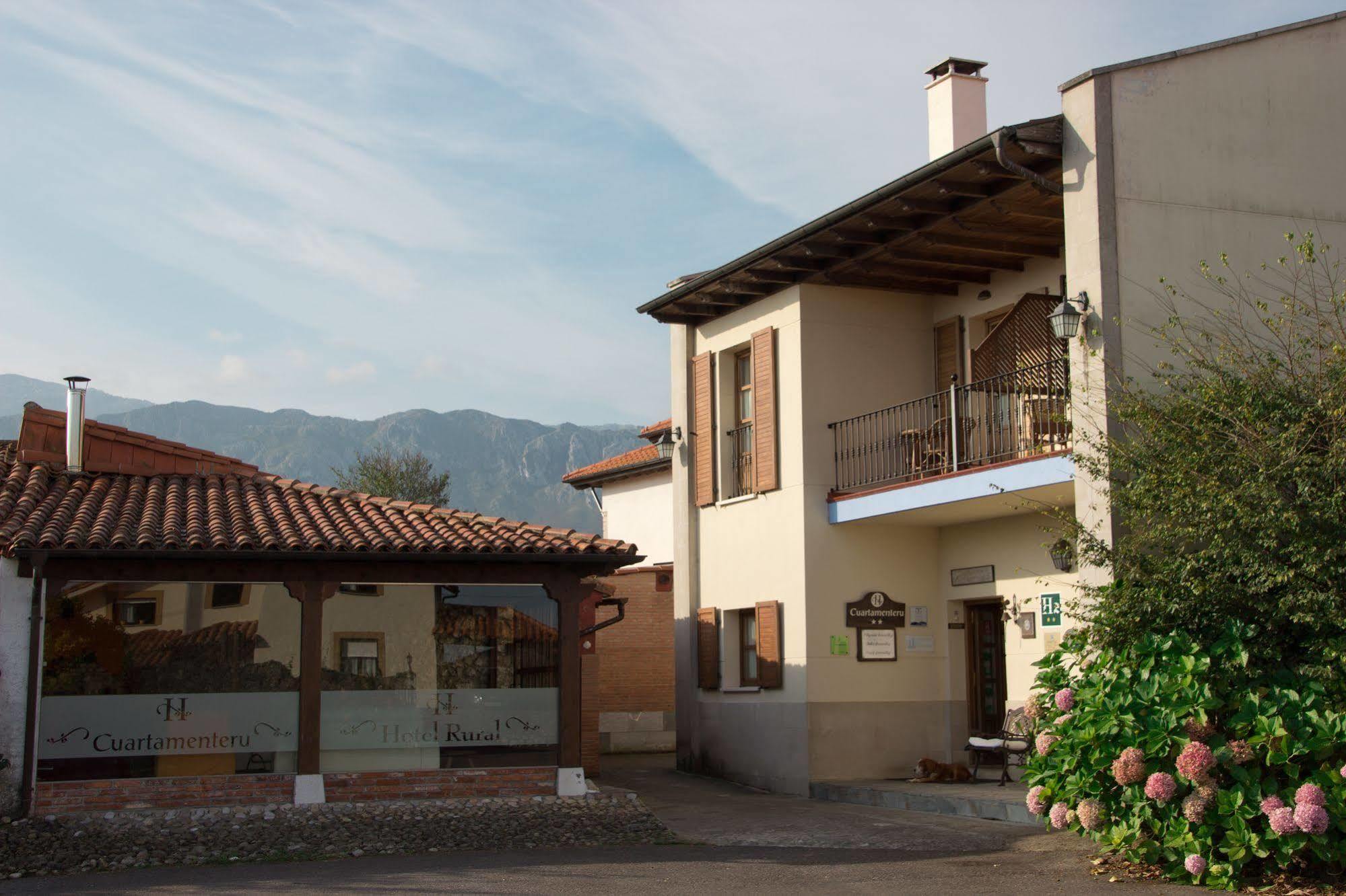 Hotel Rural Cuartamenteru Poo De Llanes Bagian luar foto